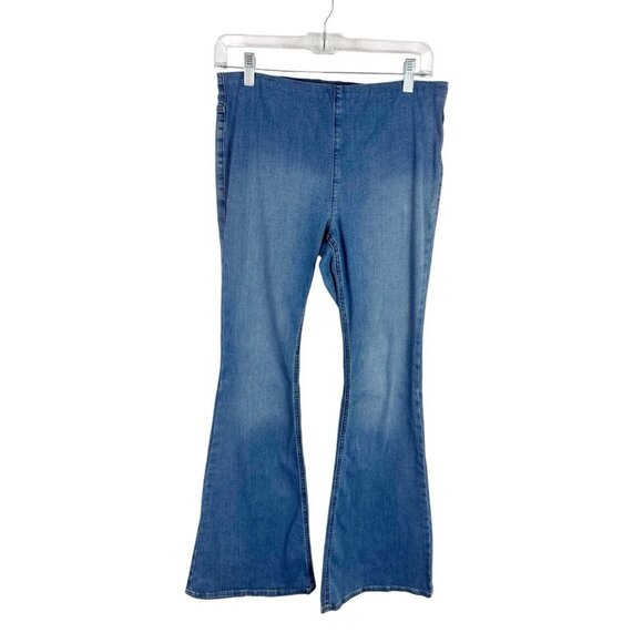 Free People We the Free Women's 30 Stretch Denim Pull On Flare Jeans EUC - Picture 2 of 14